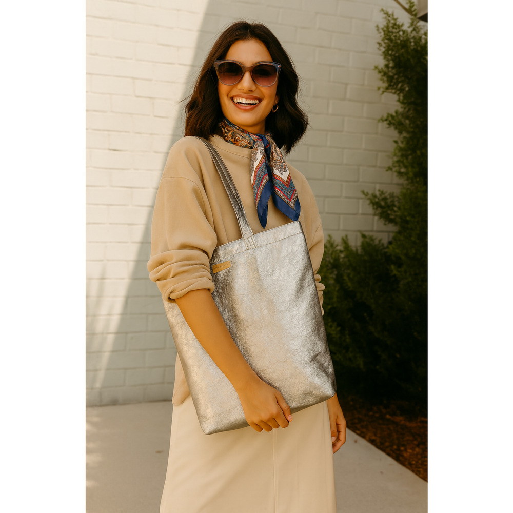 Consuela Apollo Basic Grab' N Go Silver Textured … - image 1